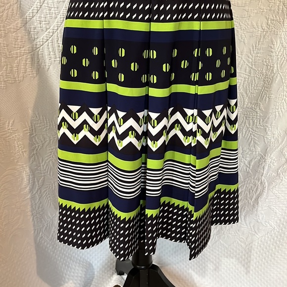 Tahari belted dress, size 2, NWT - Picture 5 of 16